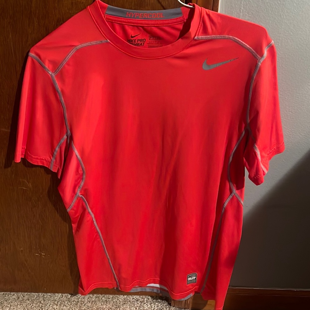 Nike Pro Combat Hypercool Fitted Dri-Fit Medium